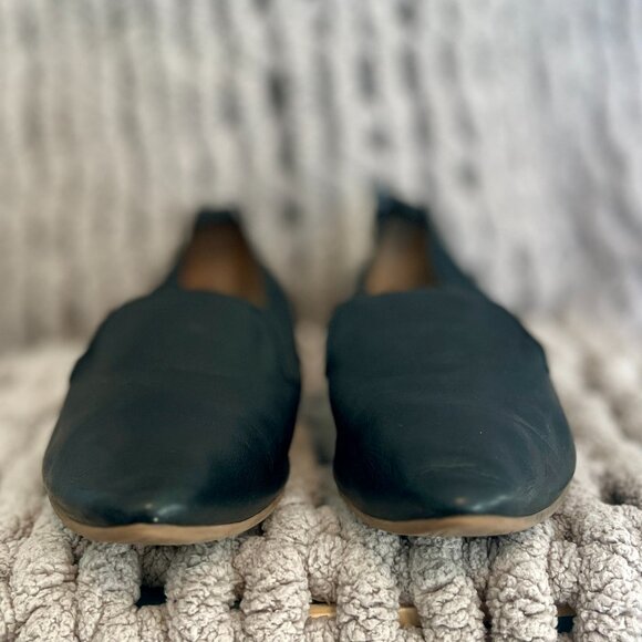 Bueno Leather Flats – Size 8 Black Slip-On Comfort - Picture 3 of 15